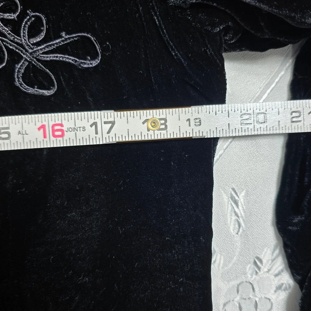 I S C Jacket Black Velvet 100% Silk Mandarin Collar Embroidered Floral Woman Sml